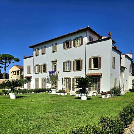 La Villa Apartments - Convenient For Sardinia And Corsica - 4-5 Beds -Private Parking Included With Camera Livorno Zewnętrze zdjęcie