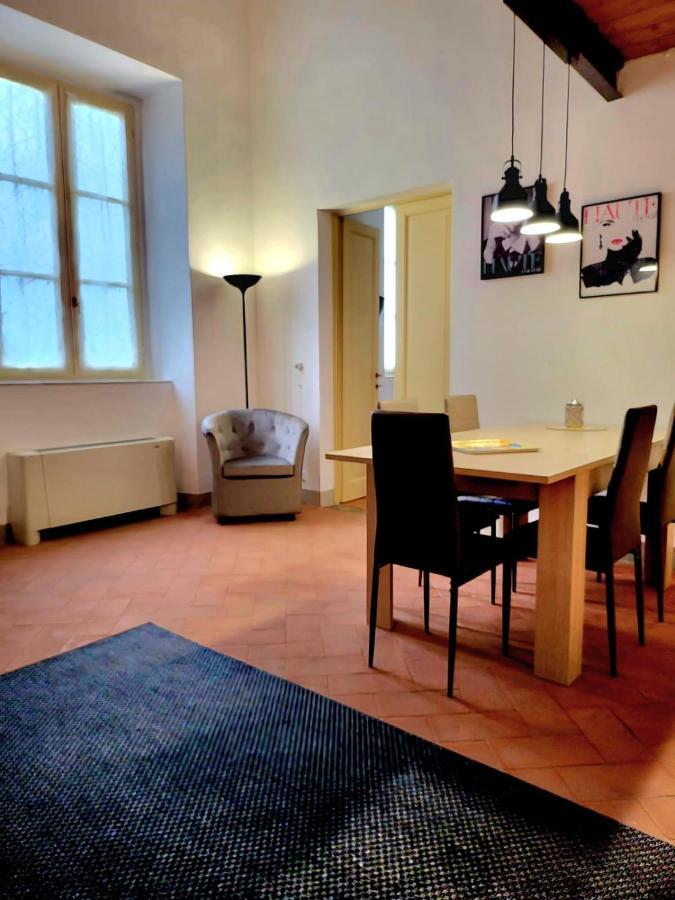 La Villa Apartments - Convenient For Sardinia And Corsica - 4-5 Beds -Private Parking Included With Camera Livorno Zewnętrze zdjęcie