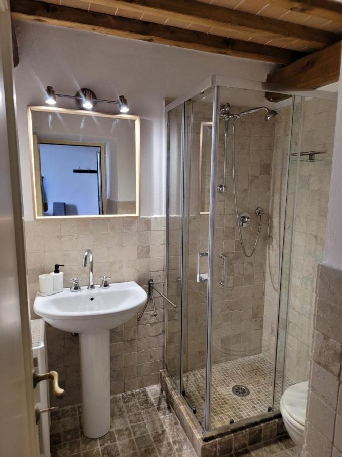 La Villa Apartments - Convenient For Sardinia And Corsica - 4-5 Beds -Private Parking Included With Camera Livorno Zewnętrze zdjęcie