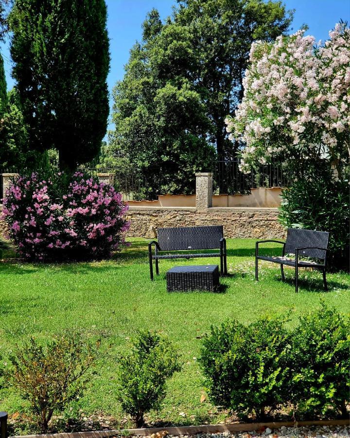 La Villa Apartments - Convenient For Sardinia And Corsica - 4-5 Beds -Private Parking Included With Camera Livorno Zewnętrze zdjęcie