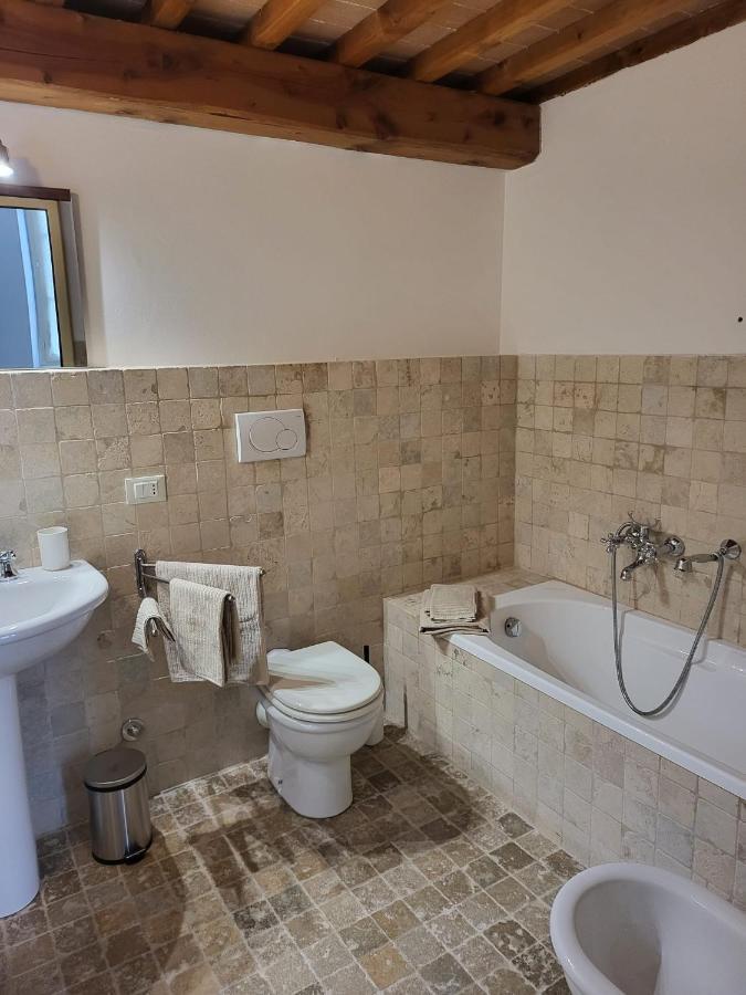 La Villa Apartments - Convenient For Sardinia And Corsica - 4-5 Beds -Private Parking Included With Camera Livorno Zewnętrze zdjęcie