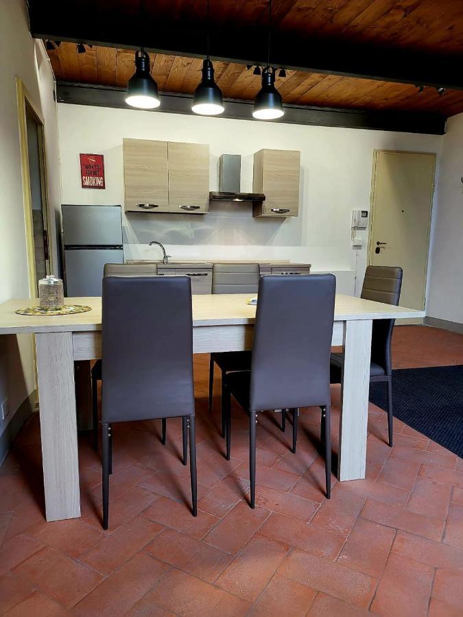 La Villa Apartments - Convenient For Sardinia And Corsica - 4-5 Beds -Private Parking Included With Camera Livorno Zewnętrze zdjęcie