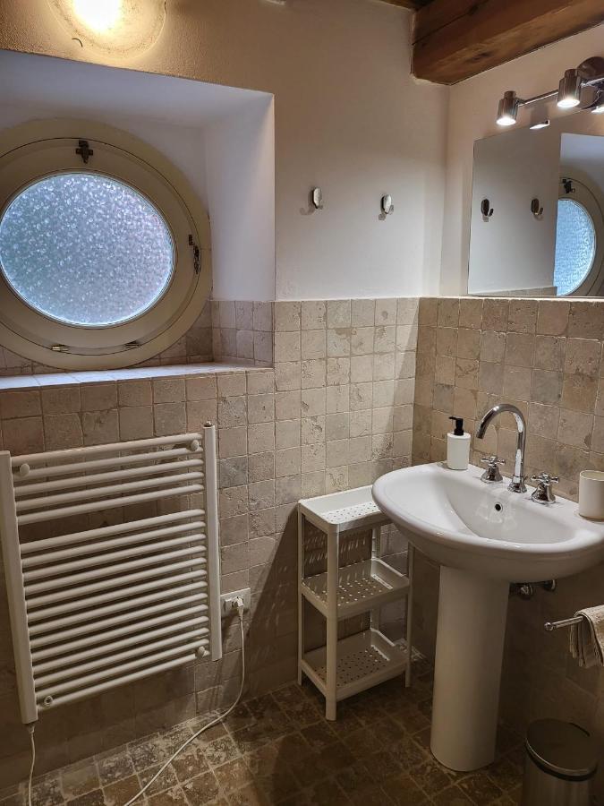 La Villa Apartments - Convenient For Sardinia And Corsica - 4-5 Beds -Private Parking Included With Camera Livorno Zewnętrze zdjęcie