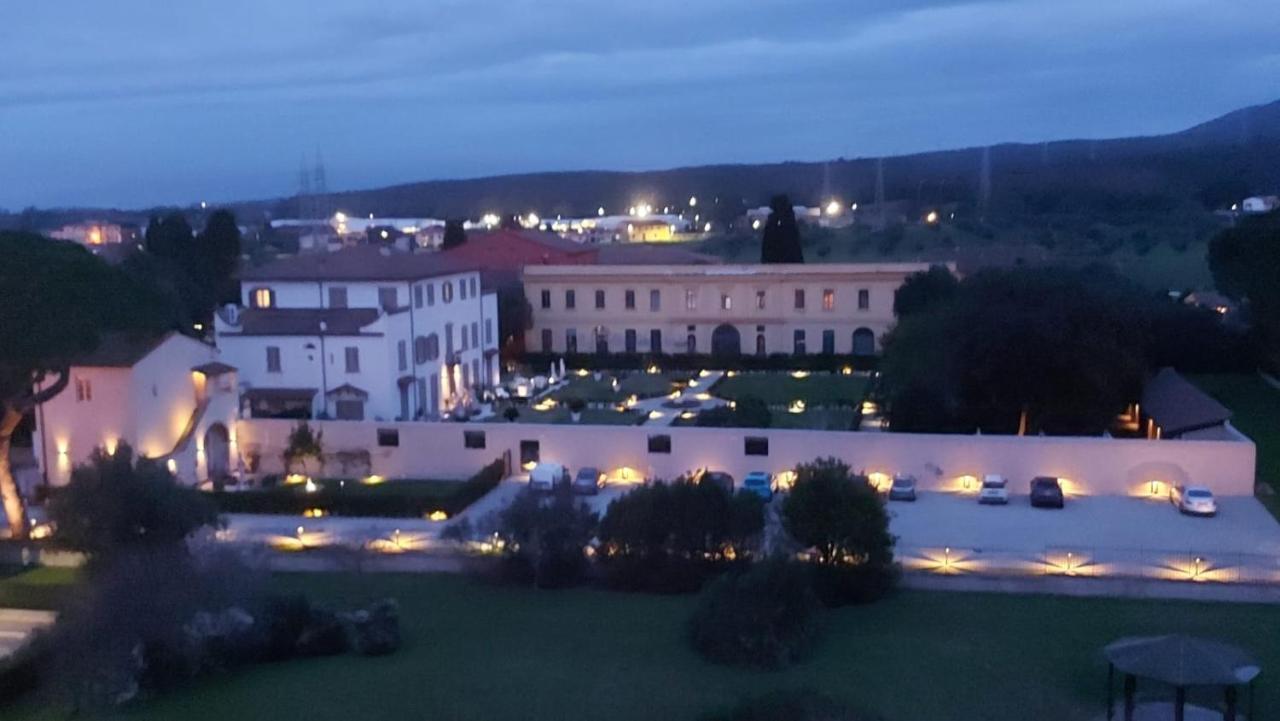 La Villa Apartments - Convenient For Sardinia And Corsica - 4-5 Beds -Private Parking Included With Camera Livorno Zewnętrze zdjęcie