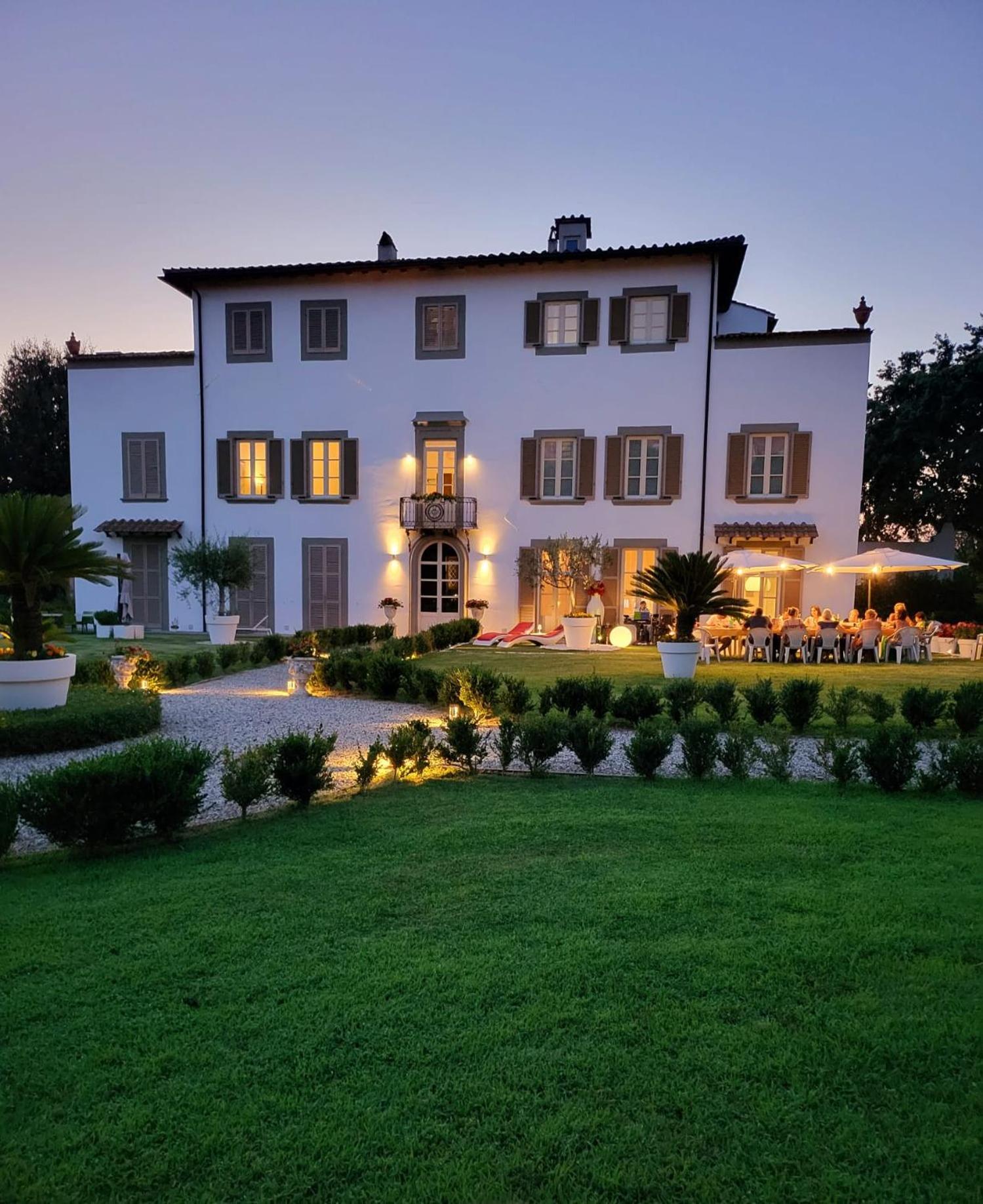 La Villa Apartments - Convenient For Sardinia And Corsica - 4-5 Beds -Private Parking Included With Camera Livorno Zewnętrze zdjęcie