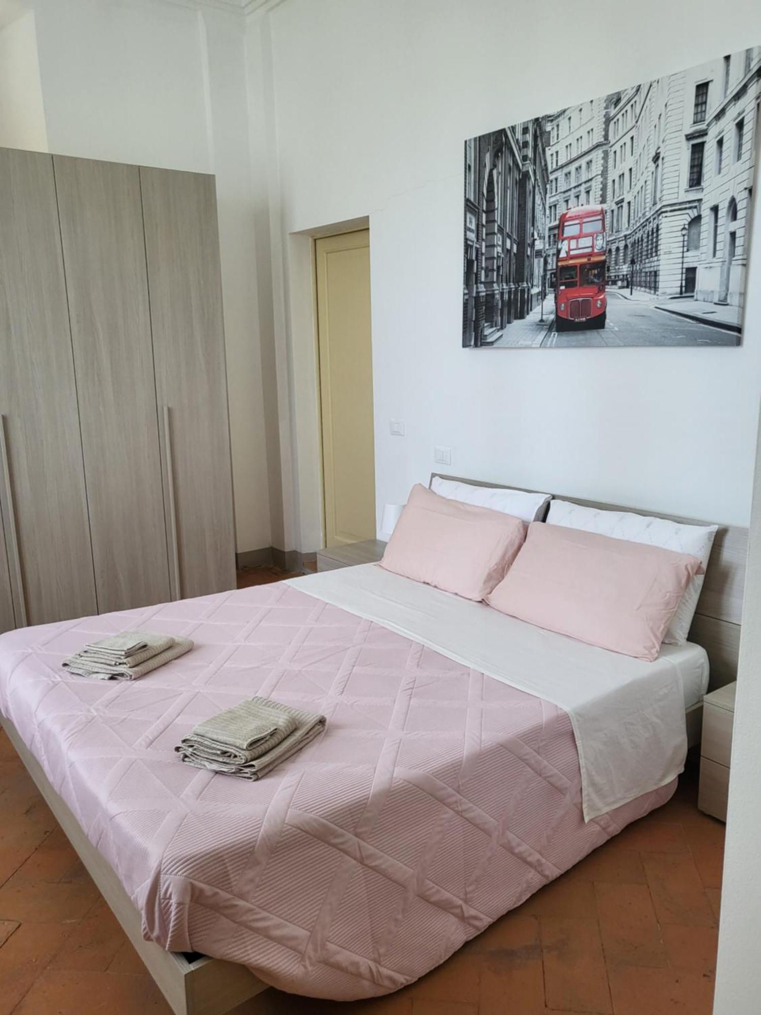 La Villa Apartments - Convenient For Sardinia And Corsica - 4-5 Beds -Private Parking Included With Camera Livorno Zewnętrze zdjęcie